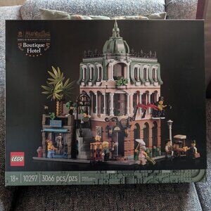 LEGO Creator Icons Boutique Hotel 10297 - New Sealed